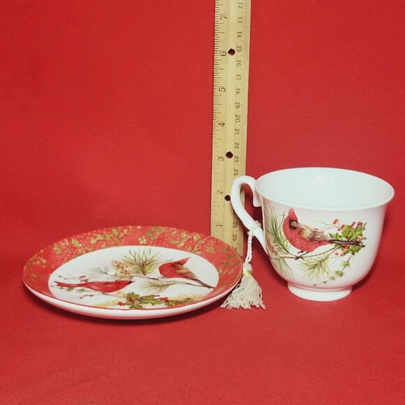 Summer River Cardinal Teacup with Saucer in Gift Box - Picture 11 of 12